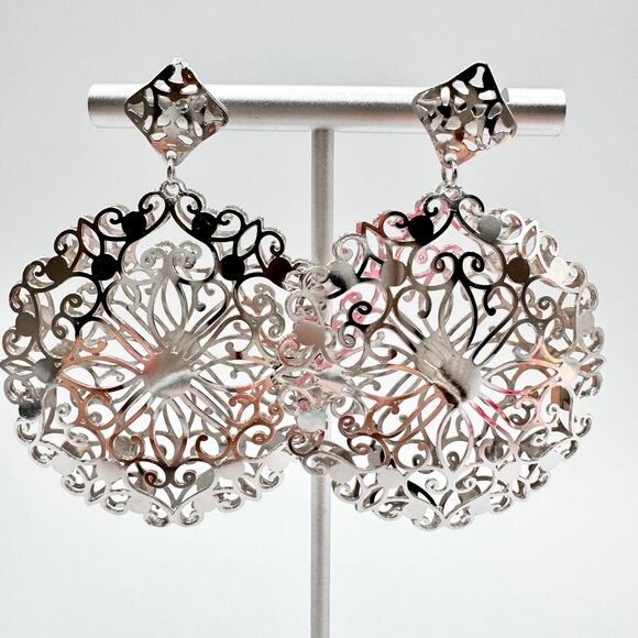 Vintage Puffy Filigree Openwork Earrings Silver Tone  Round Drop Dimensional 3D - Picture 1 of 13